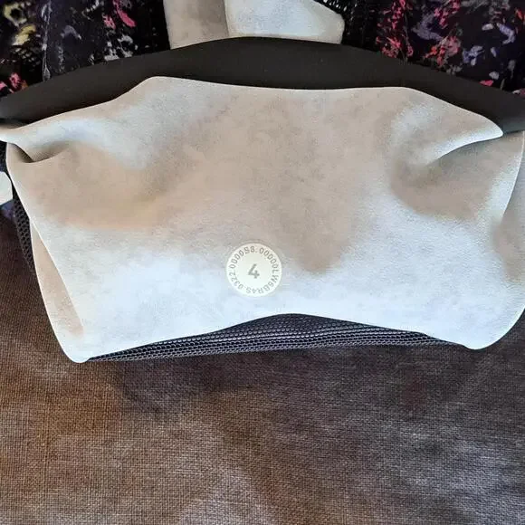 𝗟𝘂𝗹𝘂𝗹𝗲𝗺𝗼𝗻 𝗕𝗮𝘀𝗲 𝗣𝗮𝗰𝗲 HR Crop 23" Leggings -Floral Spray Multi -4 - Picture 7 of 7